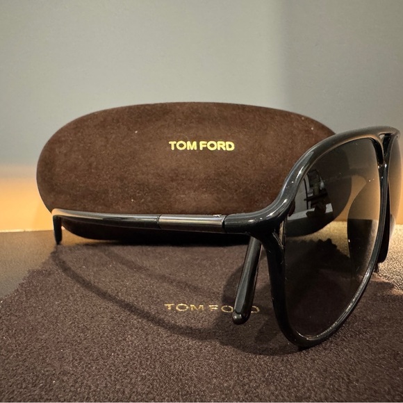 Tom Ford Maximillian TF206 Sunglasses in Color 01T - Picture 7 of 7